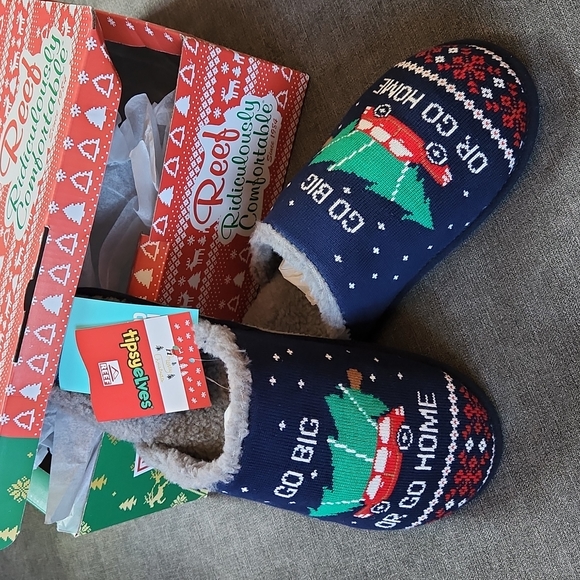 Reef Other - NEW Reef X Tipsy Elves Go Big or Go Home Christmas Slippers, size 11
